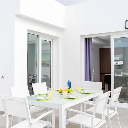 Villa Napoli By Playa Blanca